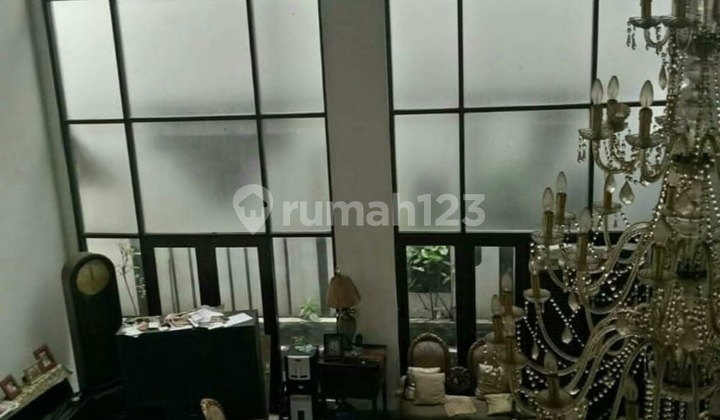 House in Cipete Selatan, South Jakarta. Corner Lot and Swimming Pool. 2