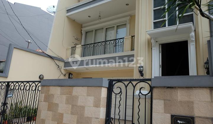 Rumah di Jakarta Selatan, Setiabudi, Kuningan, Modern Classic 2