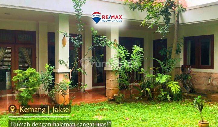 Rumah Tropis Halaman Sangat Luas di Kawasan Elite Bangka Jaksel 1