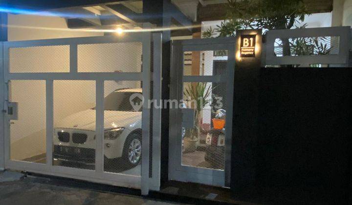 Dijual Rumah Cantik 3 Lantai Siap Huni Lokasi Strategis di Cilame 2