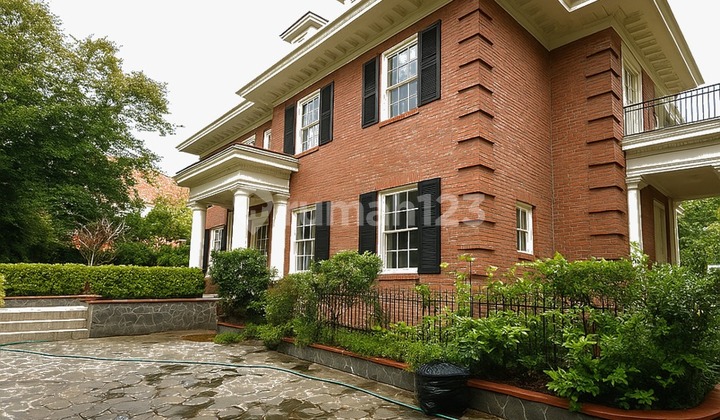 For Sale Beautiful Luxurious House in Gajah Mungkur 1