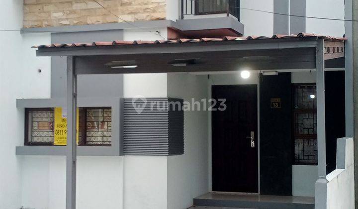tampak depan dijual rumah siap huni dalam