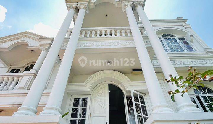 Rumah main boulevard kota wisata cibubur ada kolam renang 2