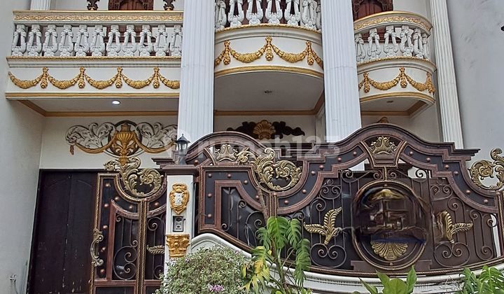 Luxurious 3-Story House in Narogong Indah Housing, Bekasi, Ready to Occupy