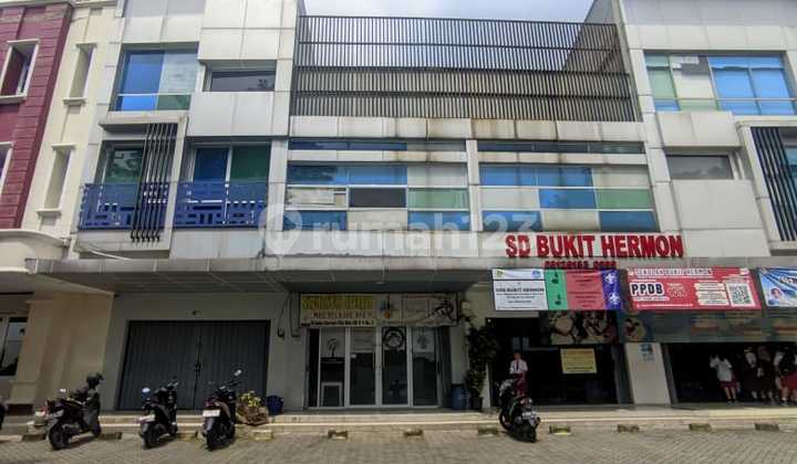 Ruko Strategis Boulevard Utama Bebas Banjir Lahan Parkir Luas Di Harvest City Cibubur