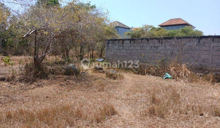 Land Plot for Sale Ready to Build in Kutuh, Already in Villa Environment 1