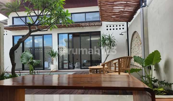 Vila Tropis Modern 2 Kamar Tidur di Sanur