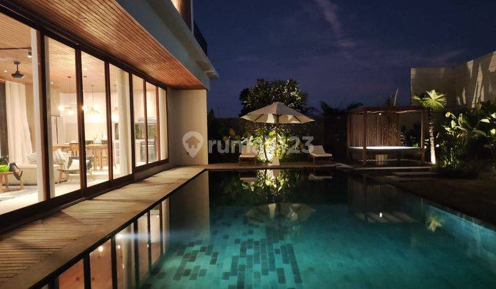 For sale 3 Bedrooms modern villa in Pererenan - Bali. 1