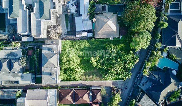  Tanah Potensian Berlokasi di Jalan Utama Bumbak Kerobokan Badung Bali  1