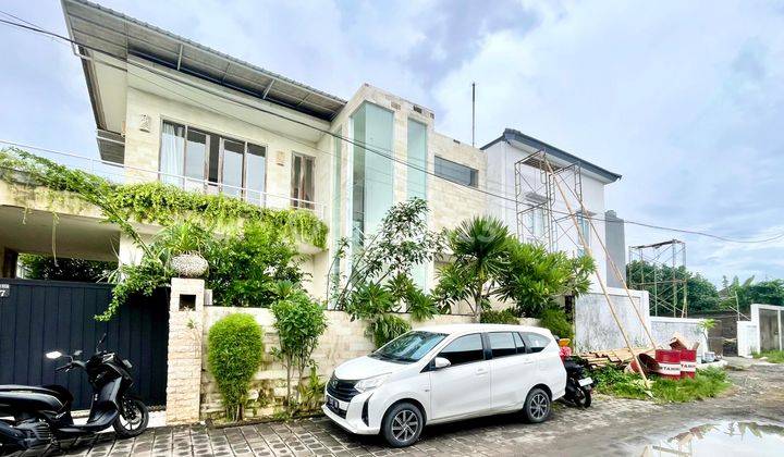 Dijual Modern Villa di Kawasan Kerobokan Badung Bali. 2