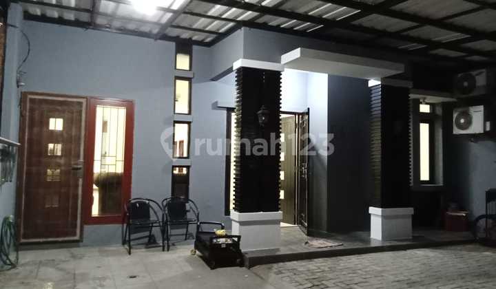 Rumah 1,5 Lantai Siap Huni di Cluster Aralia Harapan Indah Bekasi