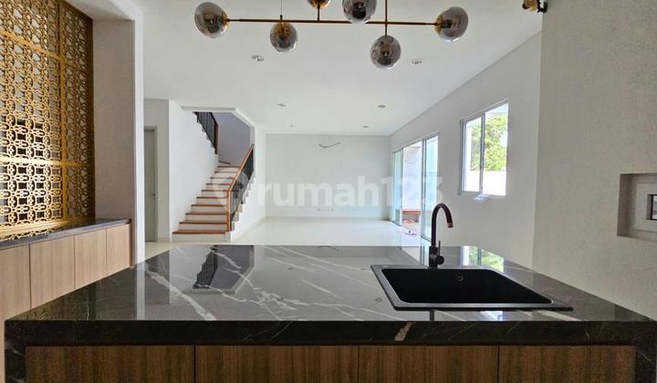 Rumah 2 Lantai Semi Furnished lebar 12 dalam Cluster JGC, Cakung 2