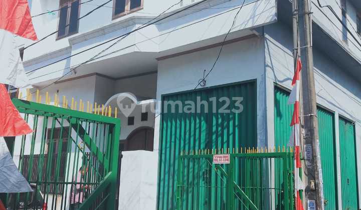 House + Business Space 200 M2 in Harapan Indah, Bekasi House + Business Space 200 M2 in Harapan Indah, Bekasi