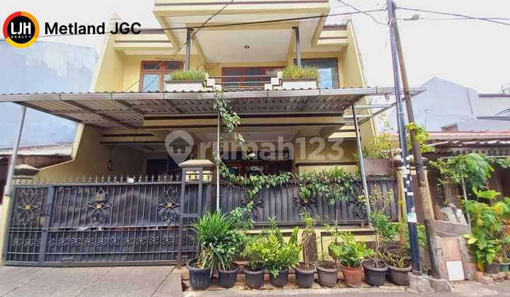 Rumah 2 Lantai lebar 9 SHM di Rawamangun, Jakarta Timur