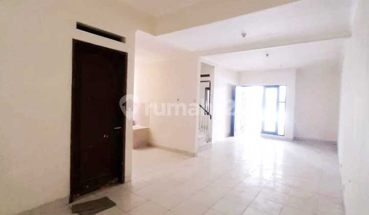 Spacious 210 M2 House Fully Renovated in Harmoni Cluster, Harapan Indah 2