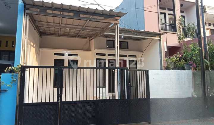 Single Story 90 Square Meter House in Harapan Baru Regency Housing, Bekasi Single Story 90 Square Meter House in Harapan Baru Regency Housing, Bekasi