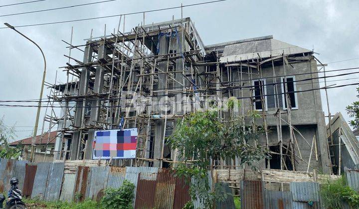 Rumah baru kondisi 75% di setiabudi regency bandung utara ada kolam renang 1