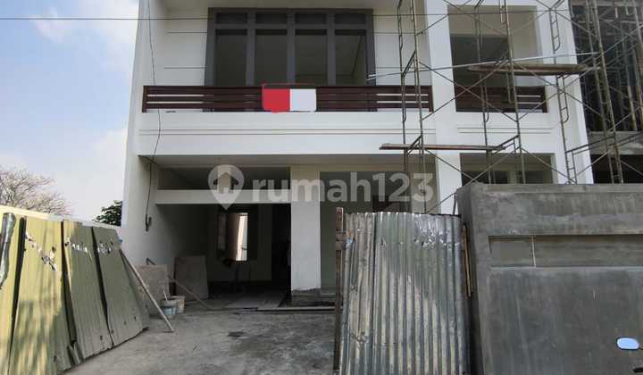 Rumah Baru Puncak Sambisari Dekat Simpang Darmo Lontar