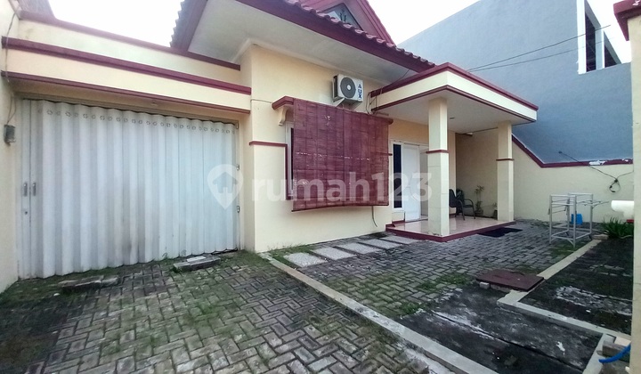 Well-Maintained House in Vila Bukit Permai, West Surabaya Well-Maintained House in Vila Bukit Permai, West Surabaya