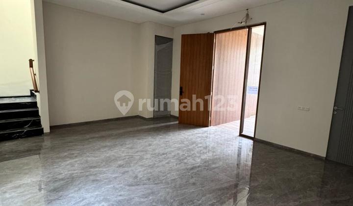 New Modern Tourist House Bukit Mas Wiyung West Surabaya 2