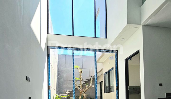 Modern new house in Kupang Baru, Darmo area, West Surabaya.