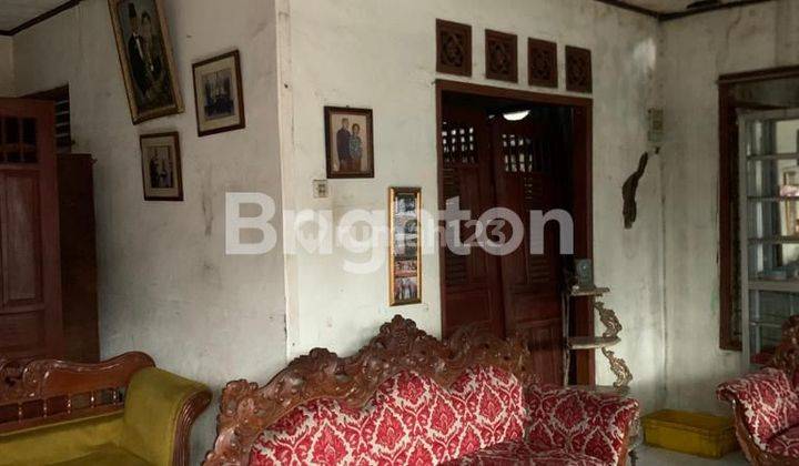 RUMAH LAWAS BANGUNAN LAMA, ADA RUMAH INDUK DAN 2 PAVILION  1