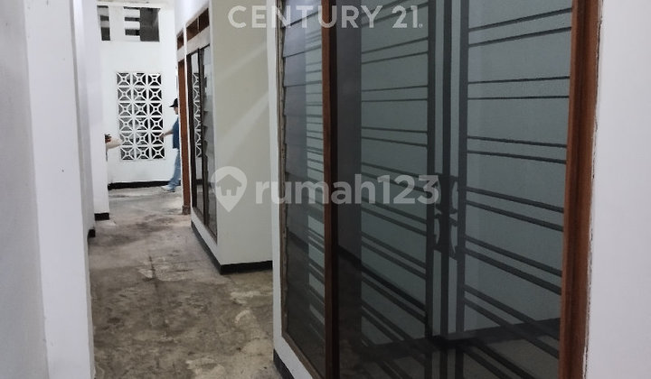 Strategic Ready-to-Occupy House in the Center of Semarang City 2