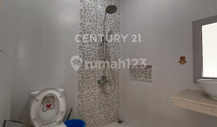 Beautiful 3-Story House with Rooftop View in Strategic East Bandung 2