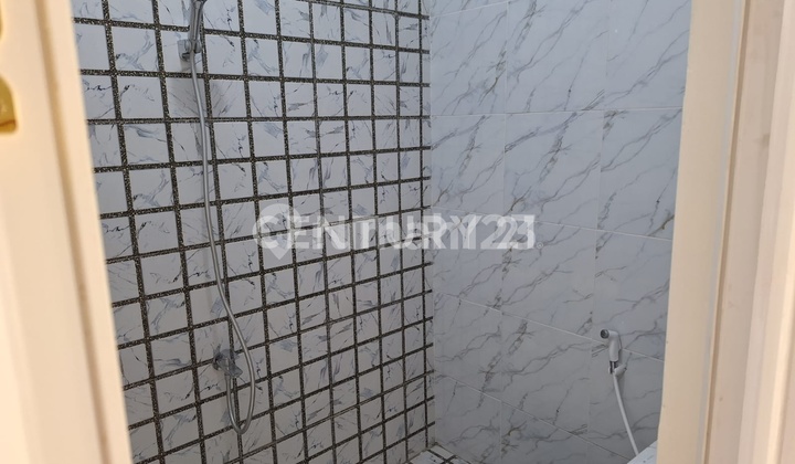 kamar mandi rumah 2 lantai siap huni