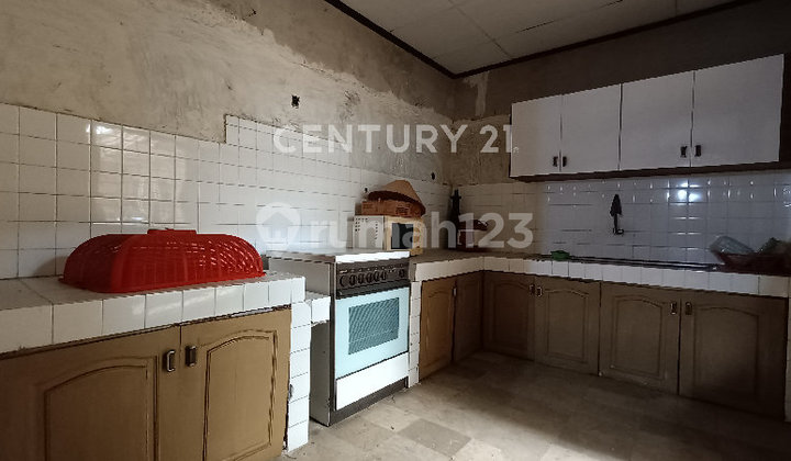 DIJUAL RUMAH 2 LT ARSITEKTUR BELANDA DI LINGKUNGAN ELIT BANDUNG 2