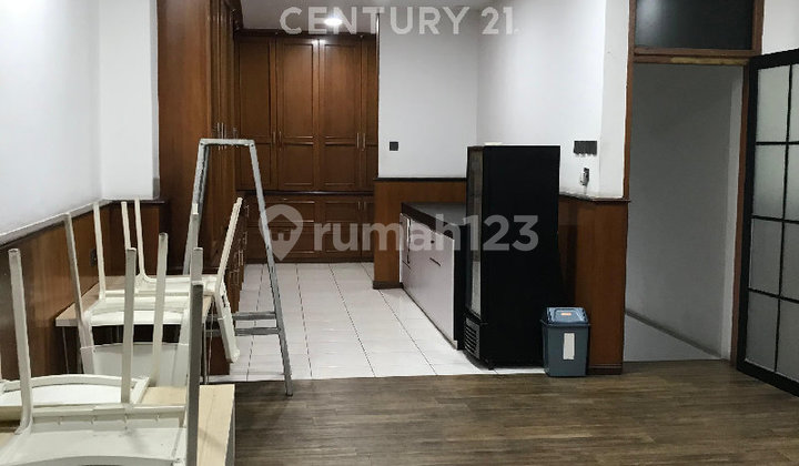 4-Storey Shophouse, Strategic Location in Cihampelas, Bandung City