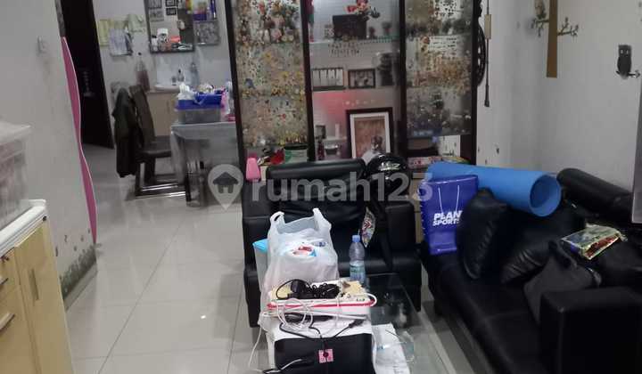 Ready-to-Occupy House in Holis Indah 2 Park, 24-Hour Security. 2