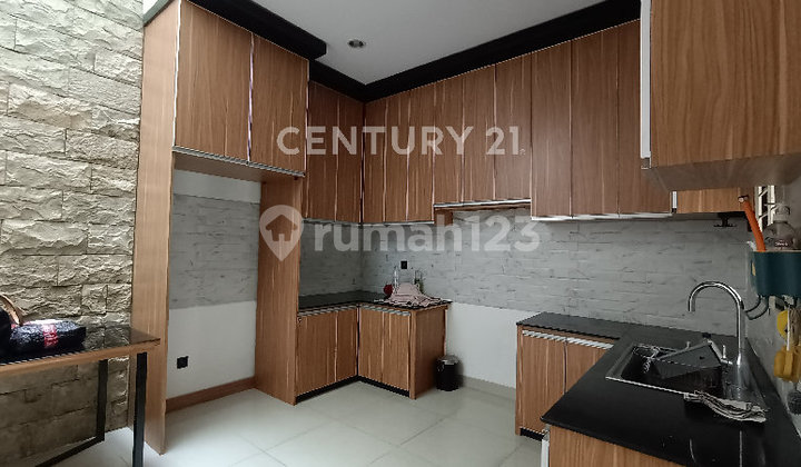 RUMAH CANTIK 3 LANTAI DGN ROOFTOP VIEW BANDUNG TIMUR STRATEGIS