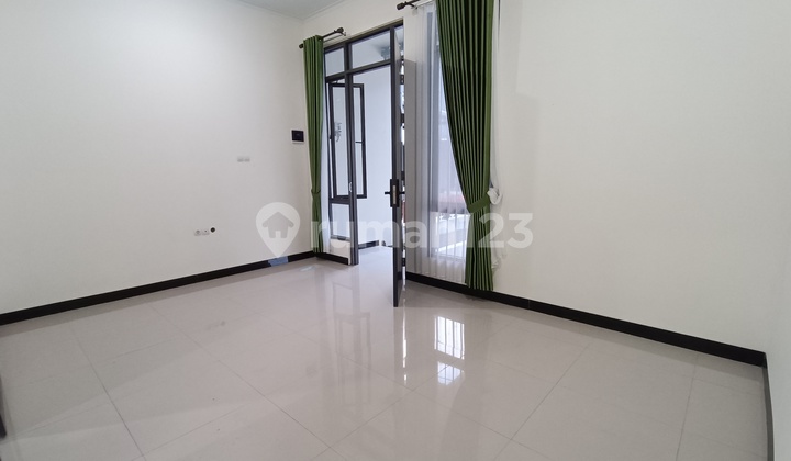 New 2-Story House in Gardenville TKI V Bandung 2