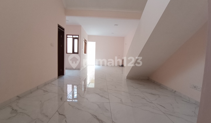 New House Ready to Occupy In Taman Holis Indah Bandung 2