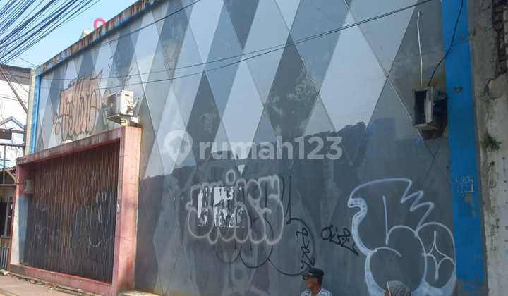 Spacious and Large House on Sudirman Main Road, Bandung