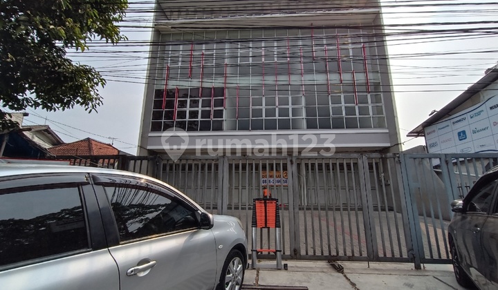 Student Fighter Shophouses for Rent 3 Adjacent Units 2
