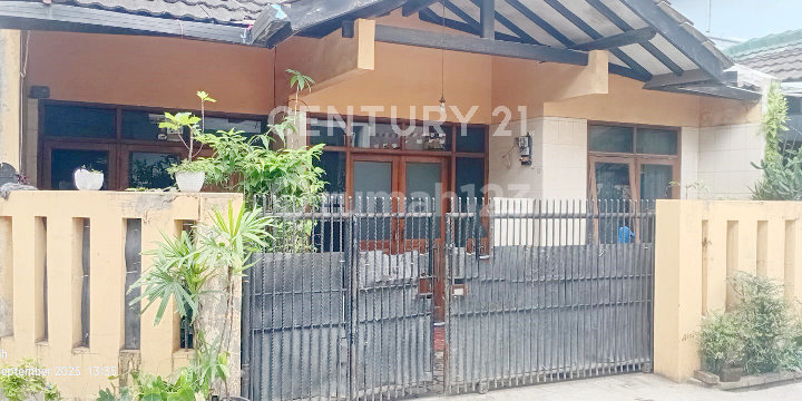 Rumah Posisi Hoek Di Komplek Nata Endah, Kabupaten Bandung
