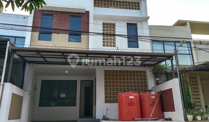 Rumah Bagus Di Jatinangor 3,5 Lantai Dekat Unpad Dan ITB 1