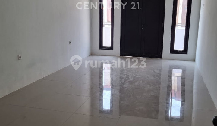 For Sale: Beautiful Minimalist 1.5-Story House, New Building, Move-In Ready 2