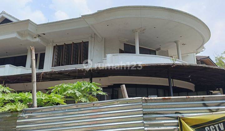 Dijual rumah di Jalan cihapit Butuh Renovasi 3 Lantai  2