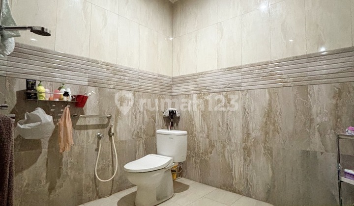 For Sale Strategic Ready-to-Live-In House in Bintaro Jaya Sector 9 Area, South Tangerang