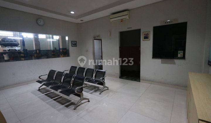 Dijual Office Building Gedung Kantor 4 Lantai Ex Showroom Yang Terletak di Lokasi Dengan Traffic Yang Ramai Dua Arah Dan Sangat Strategis, di Tengah Kota Depok, Pancoran Mas, Jawa Barat. 1