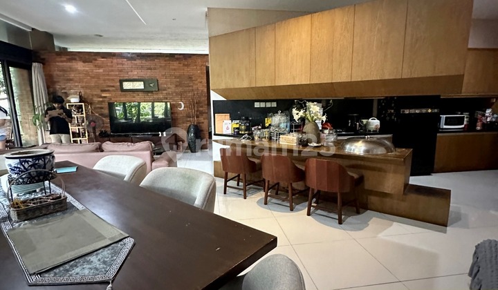 FOR SALE] - ARTISTIC ELEGANCE, LUXURY AND MODERN HOUSE, BINTARO SECTOR 9, SOUTH TANGERANG. WELL-MAINTAINED AND READY TO OCCUPY, WITHIN A CLUSTER, SWIMMING POOL (CORNER LOT). 2