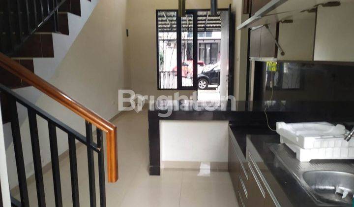 Rumah Daerah Kopo - Semi Furnished Jarang Ada -  Bangunan Mewah 2