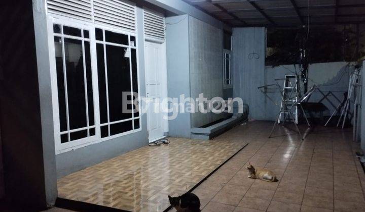 RUMAH LUAS CARPORT GARASI ADA DEKAT TRANSMART BUAH BATU 1