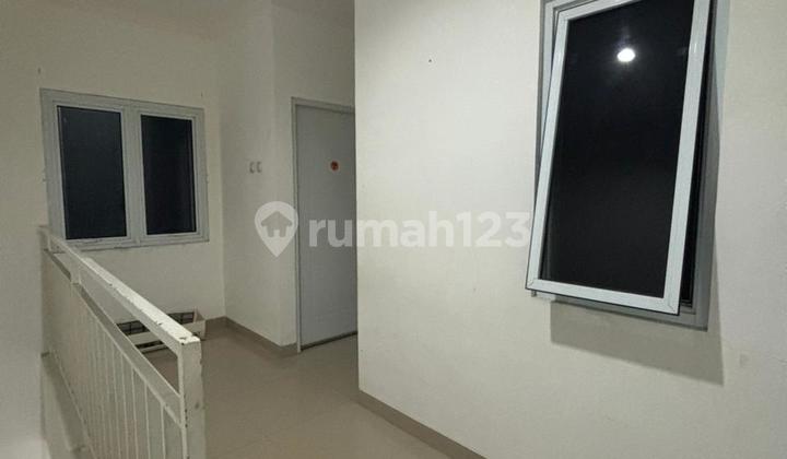 Rumah 2 Lantai Sayap Sudirman Bandung, Dekat Kemana Mana 2