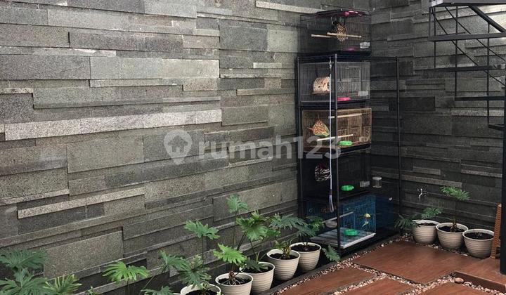 Rumah Tengah Kota 2 Lt Full Furnished Dalam Cluster Dekat Bandara Husein Shm 2