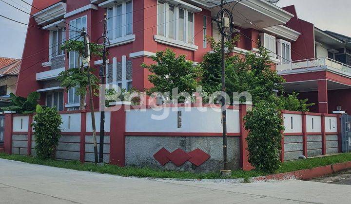 GREEN VILLE  JAKARTA BARAT RUMAH MEWAH 3 LANTAI, FULLFURNISH SIAP HUNI 1