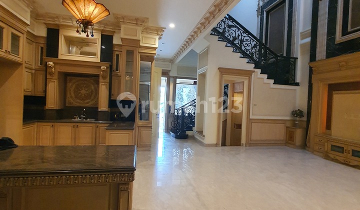 Rumah Mewah Green Garden.